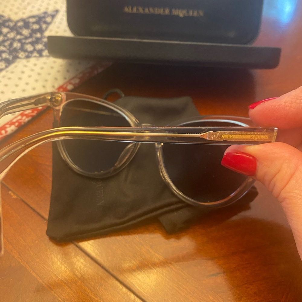 Alexander McQueen Iconic sunnies